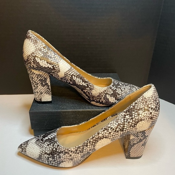 Catherine Malandrino black and white snakeskin heels in women’s size 8.5 - Picture 2 of 7